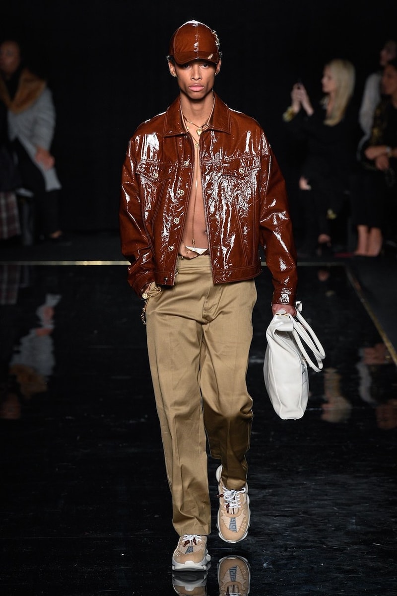 versace last show pre-fall 2019 runway looks