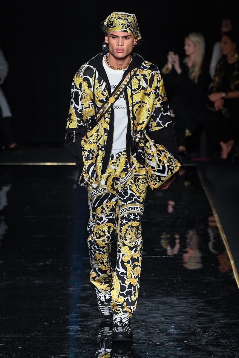 versace last show pre-fall 2019 runway looks
