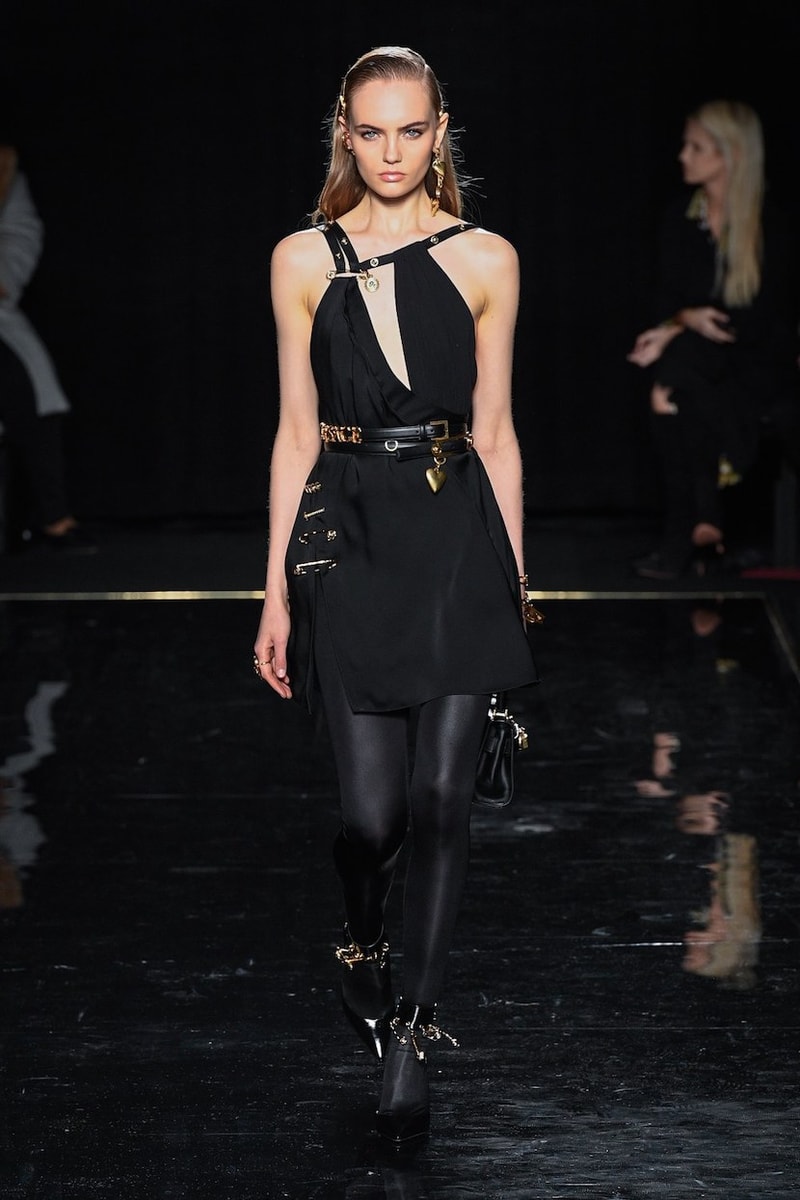 versace last show pre-fall 2019 runway looks