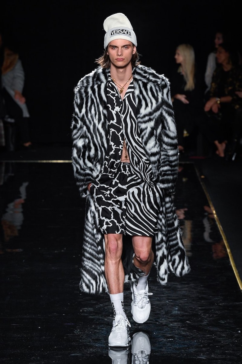 versace last show pre-fall 2019 runway looks