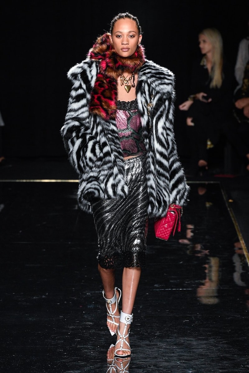 versace last show pre-fall 2019 runway looks