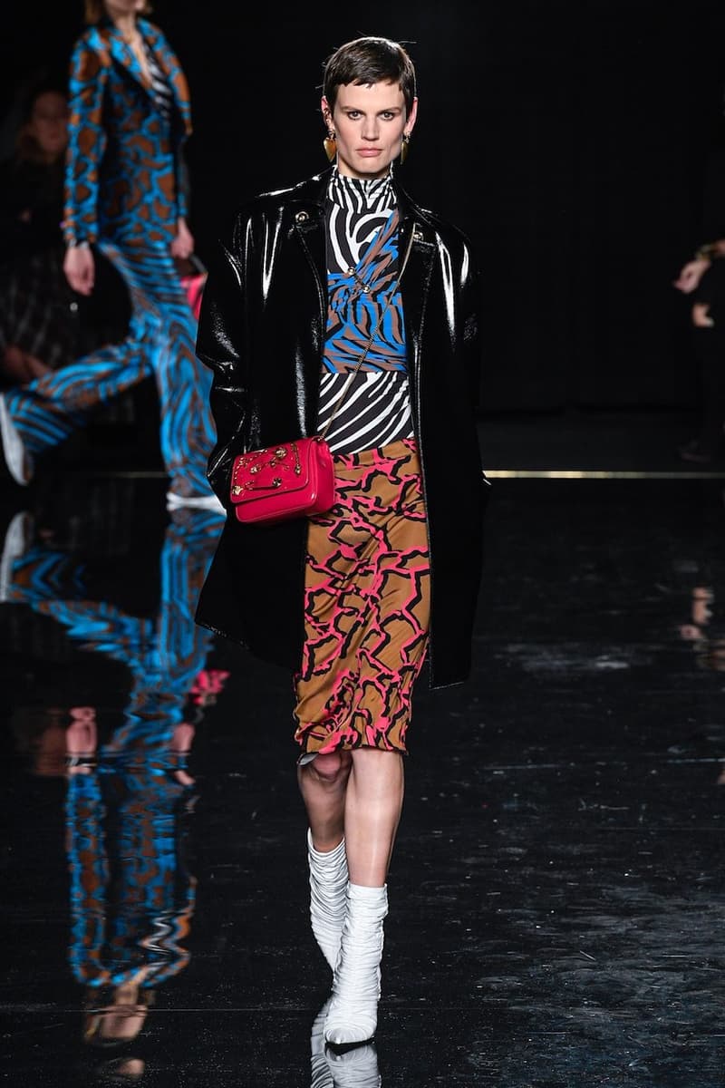 versace last show pre-fall 2019 runway looks