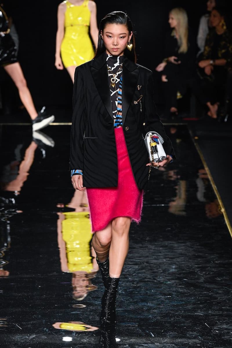 versace last show pre-fall 2019 runway looks