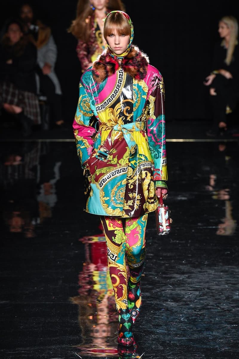 versace last show pre-fall 2019 runway looks
