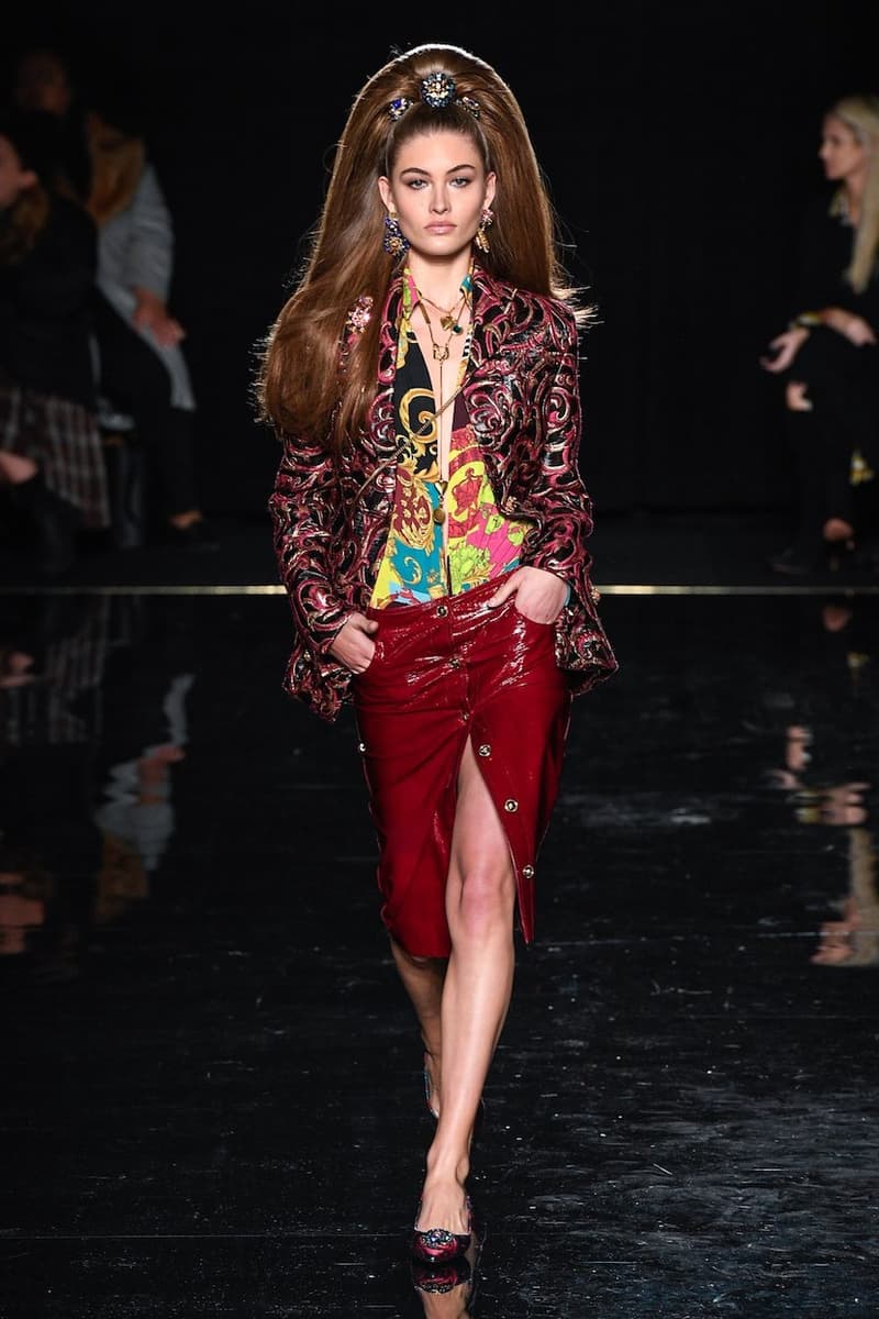 versace last show pre-fall 2019 runway looks