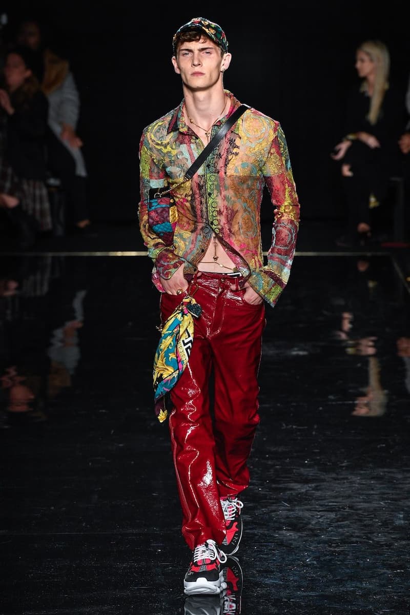versace last show pre-fall 2019 runway looks