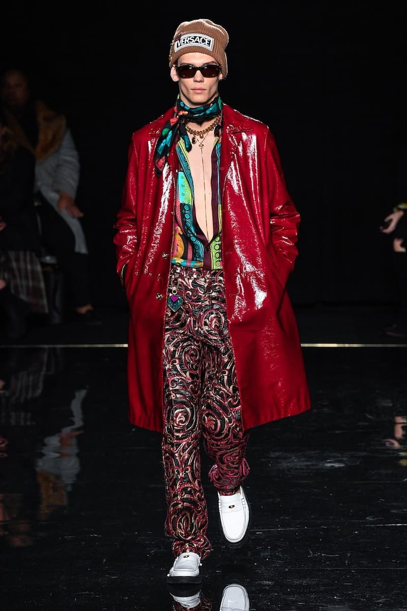 versace last show pre-fall 2019 runway looks