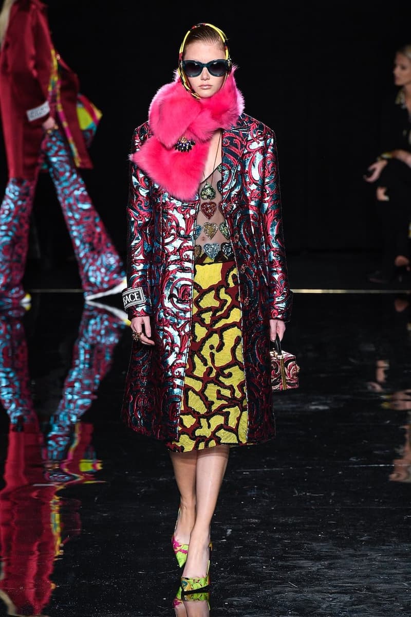 versace last show pre-fall 2019 runway looks