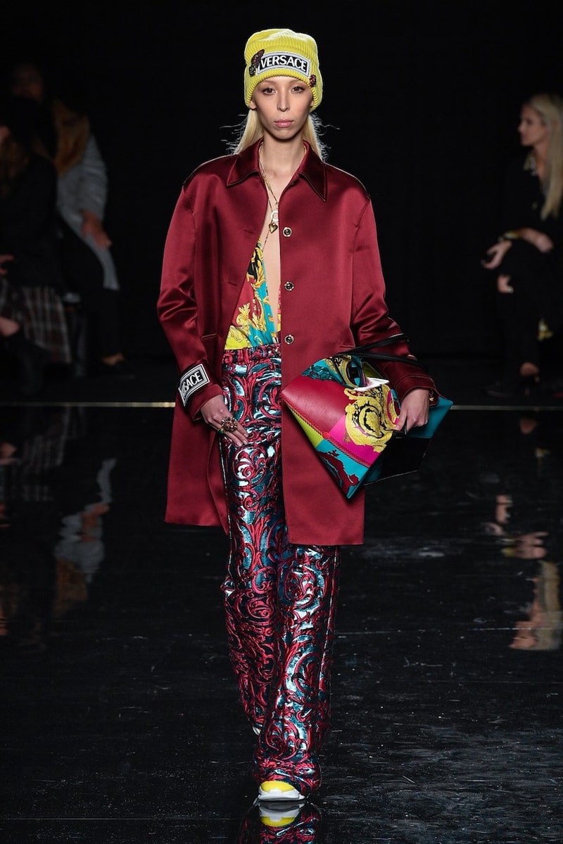 versace last show pre-fall 2019 runway looks