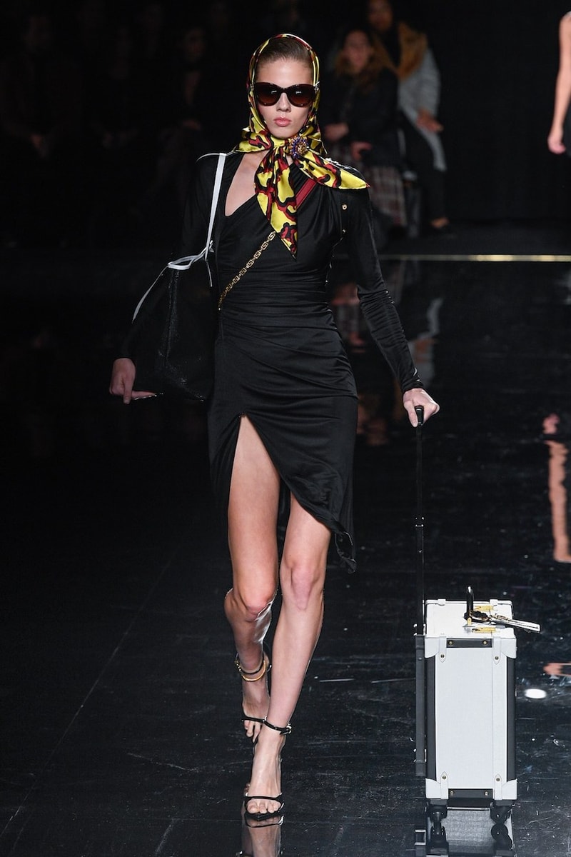 versace last show pre-fall 2019 runway looks