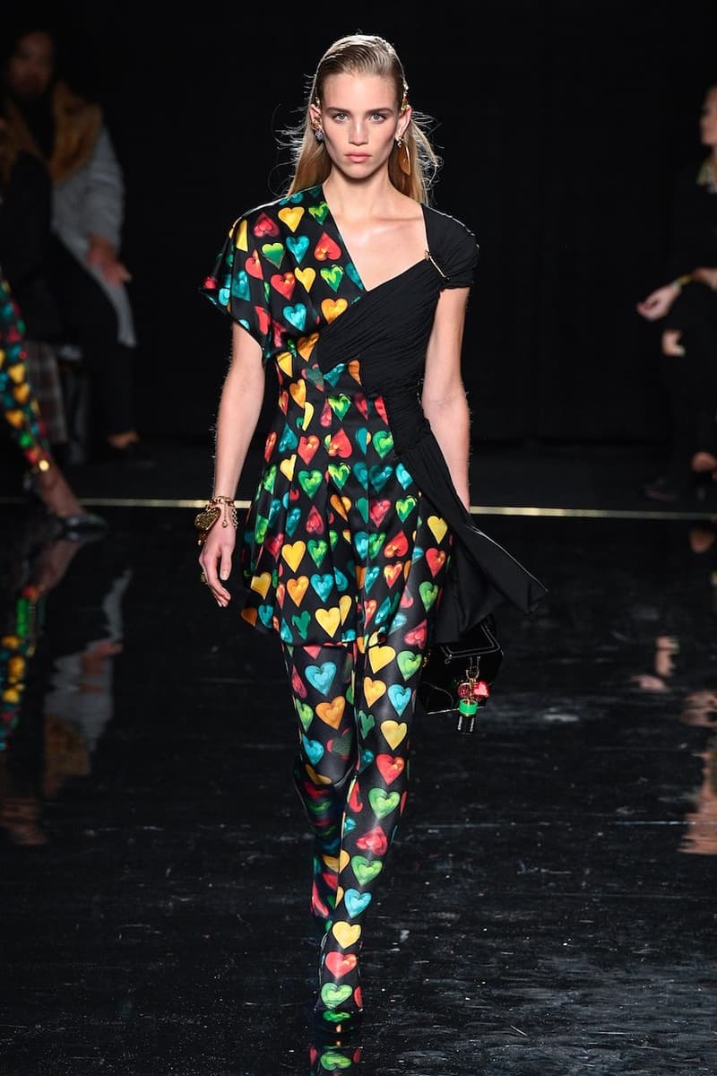 versace last show pre-fall 2019 runway looks