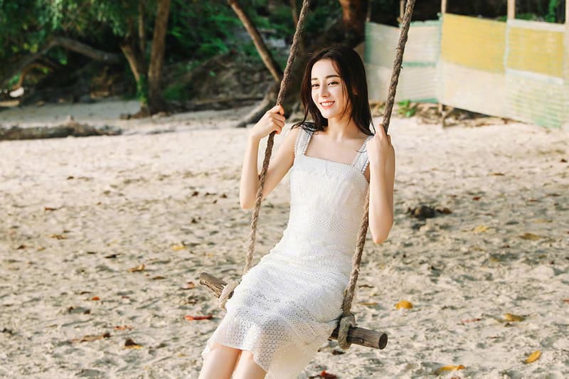 Dilireba Dilraba Dilmurat Chinese Actresses Pencil Middle skirt long socks celebrities style
