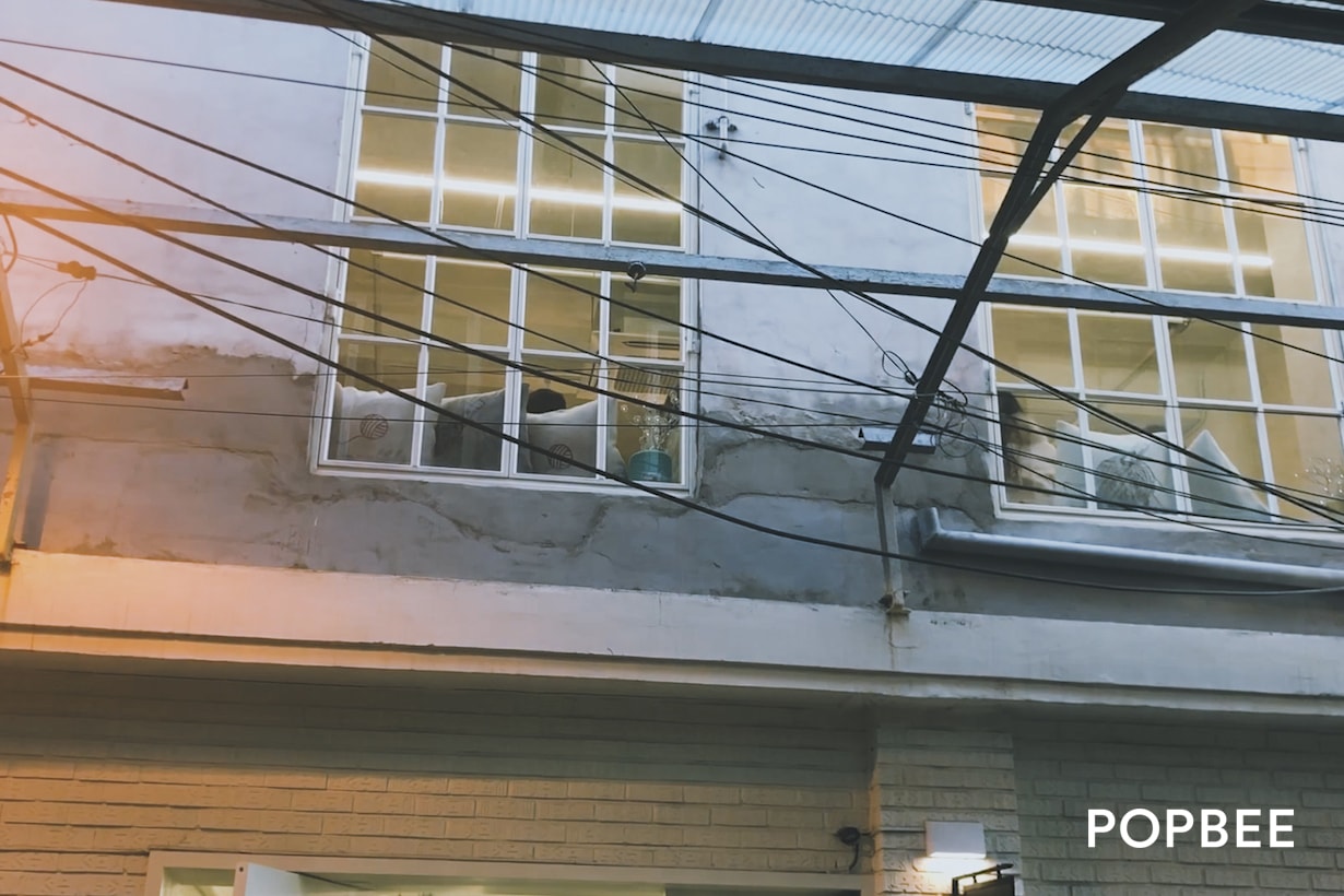 Korea Itaewon Yeok Travelling tourist spots seoul travel cafe boutique markets youngsters korean girls trendy places