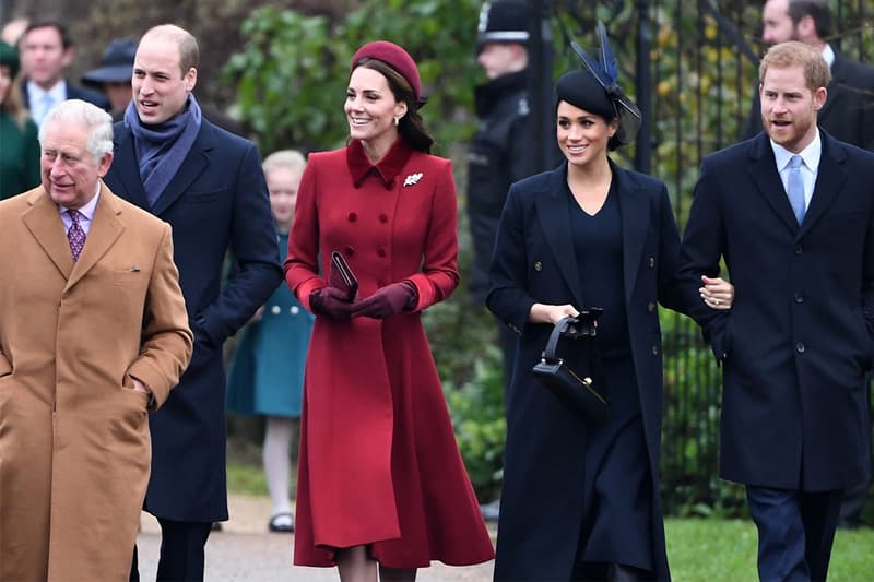 meghan-markle-chistmas-outfit-victoria-beckham-box-bag