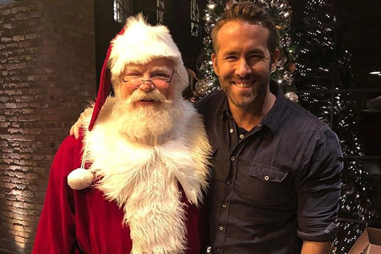 Ryan Reynolds met Santa Claus 2018