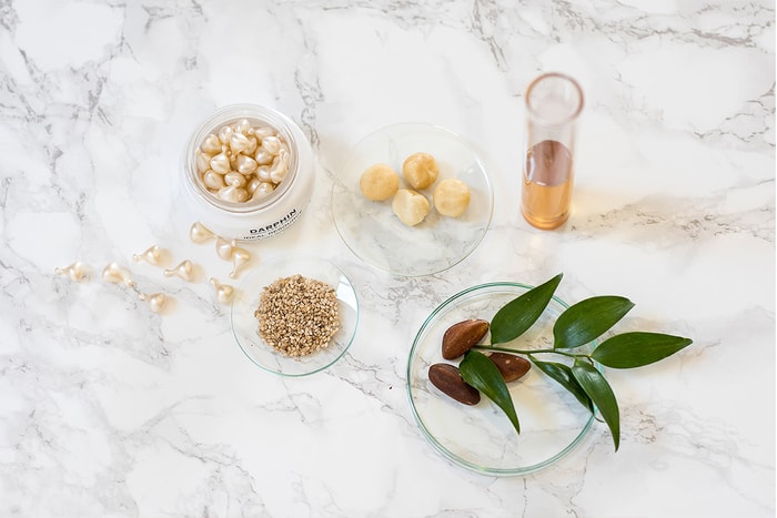 原來初老肌這樣擺脫!按摩手法必需有,還要搭配上美容油安瓶!