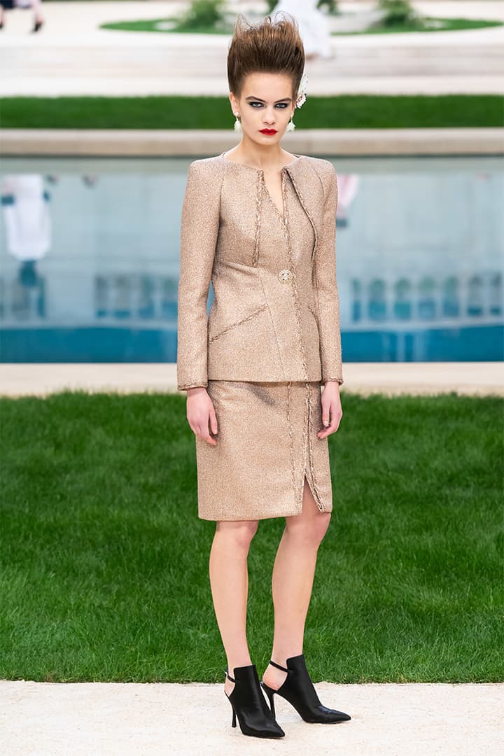 chanel-ss19-couture-runway-look