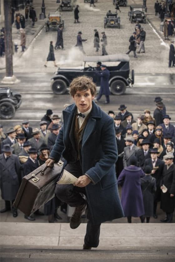 eddie redmayne felicity jones the aeronauts look