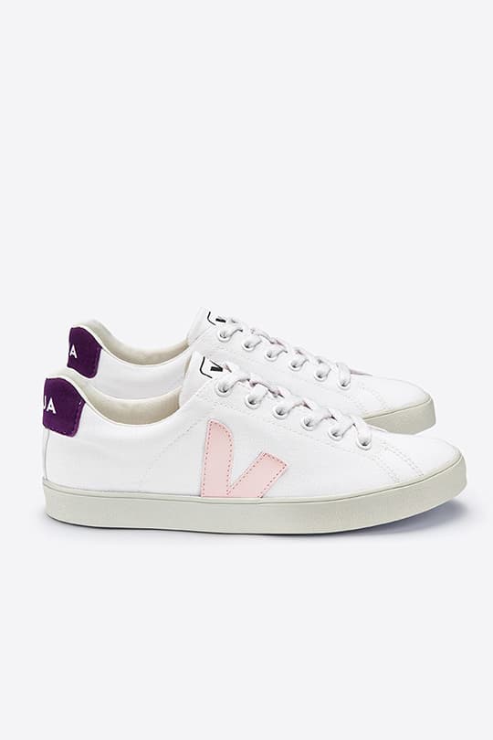 veja sneakers Meghan markle white pink