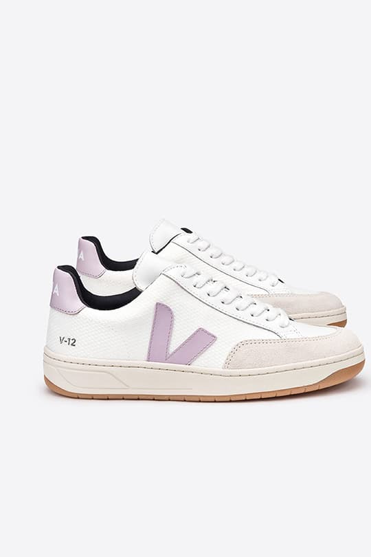 veja sneakers Meghan markle white pink