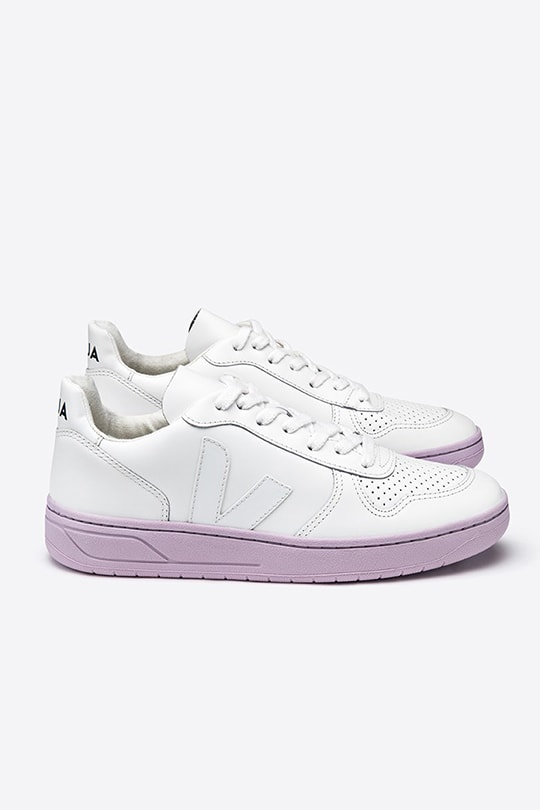 veja sneakers Meghan markle white pink