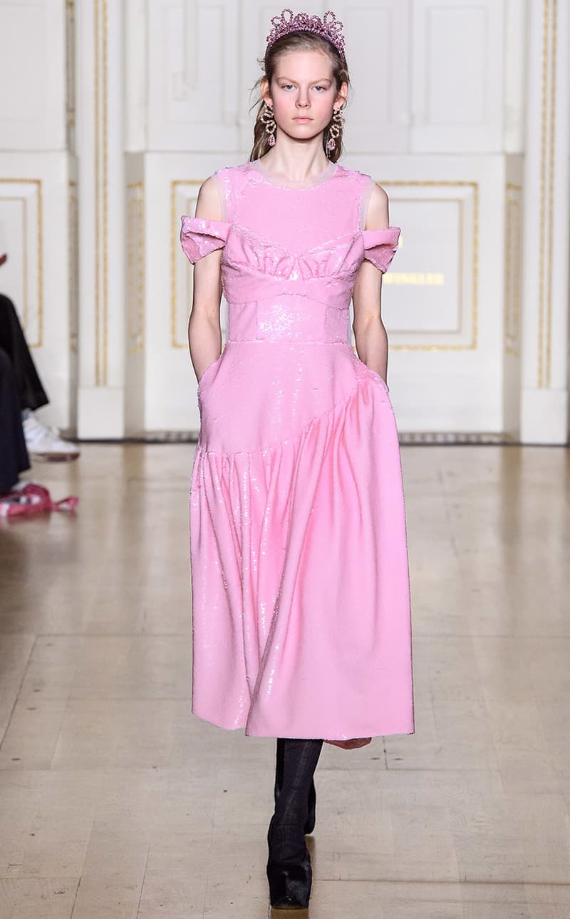 2019-lfw-simone-rocha-fashion-show