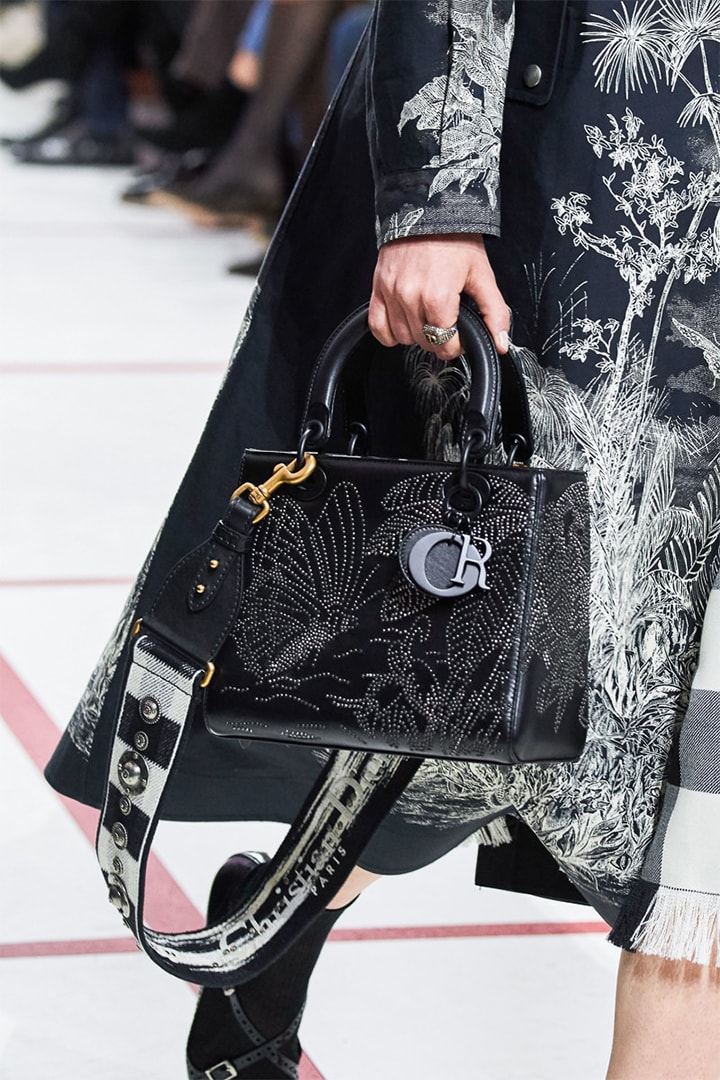 dior-handbags-fall-2019-runway