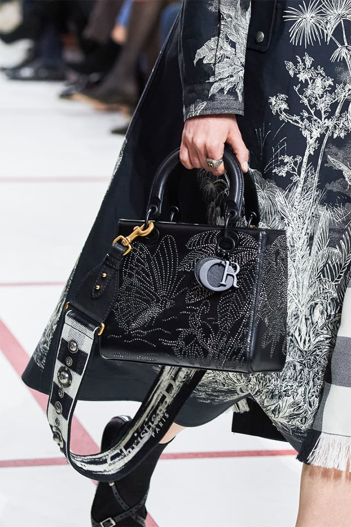 dior-handbags-fall-2019-runway