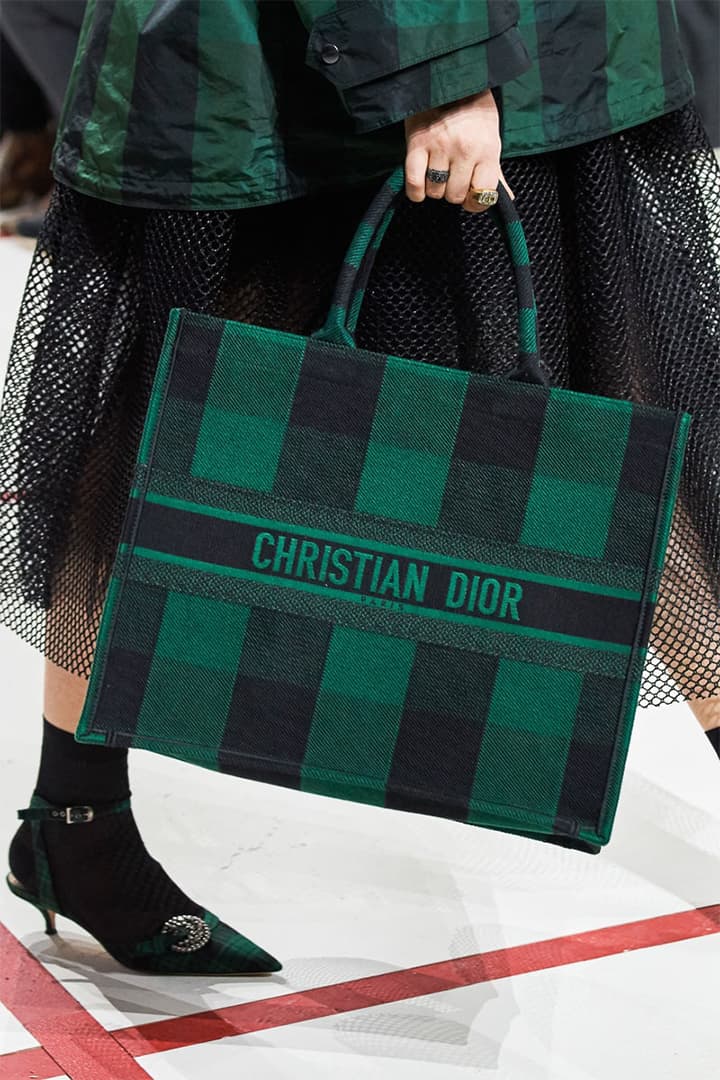 dior-handbags-fall-2019-runway
