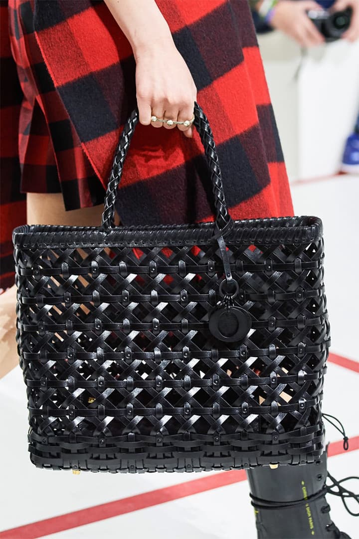 dior-handbags-fall-2019-runway