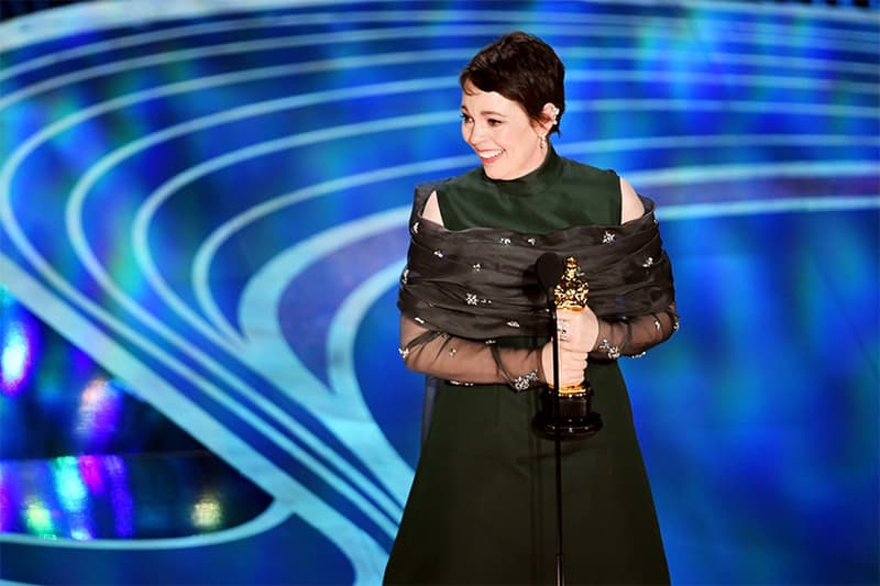 olivia-colmans-oscar-2019-prada-winning-dress