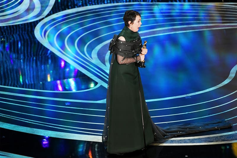 olivia-colmans-oscar-2019-prada-winning-dress