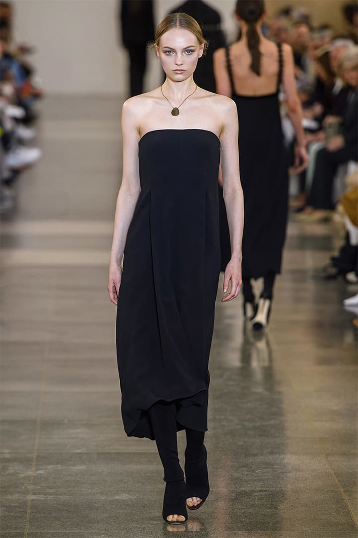 victoria-beckham-fw19-lfw runway
