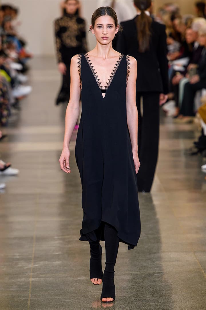 victoria-beckham-fw19-lfw runway