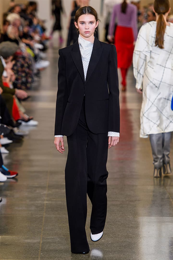 victoria-beckham-fw19-lfw runway