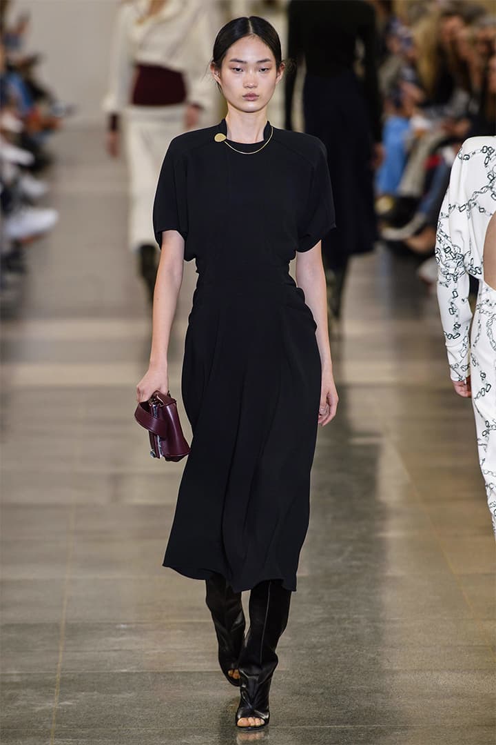 victoria-beckham-fw19-lfw runway