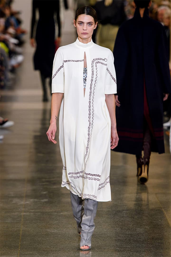 victoria-beckham-fw19-lfw runway