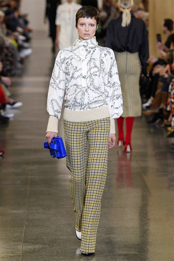 victoria-beckham-fw19-lfw runway