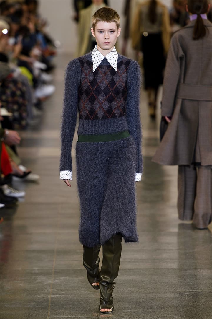 victoria-beckham-fw19-lfw runway