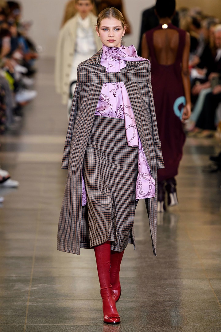 victoria-beckham-fw19-lfw runway