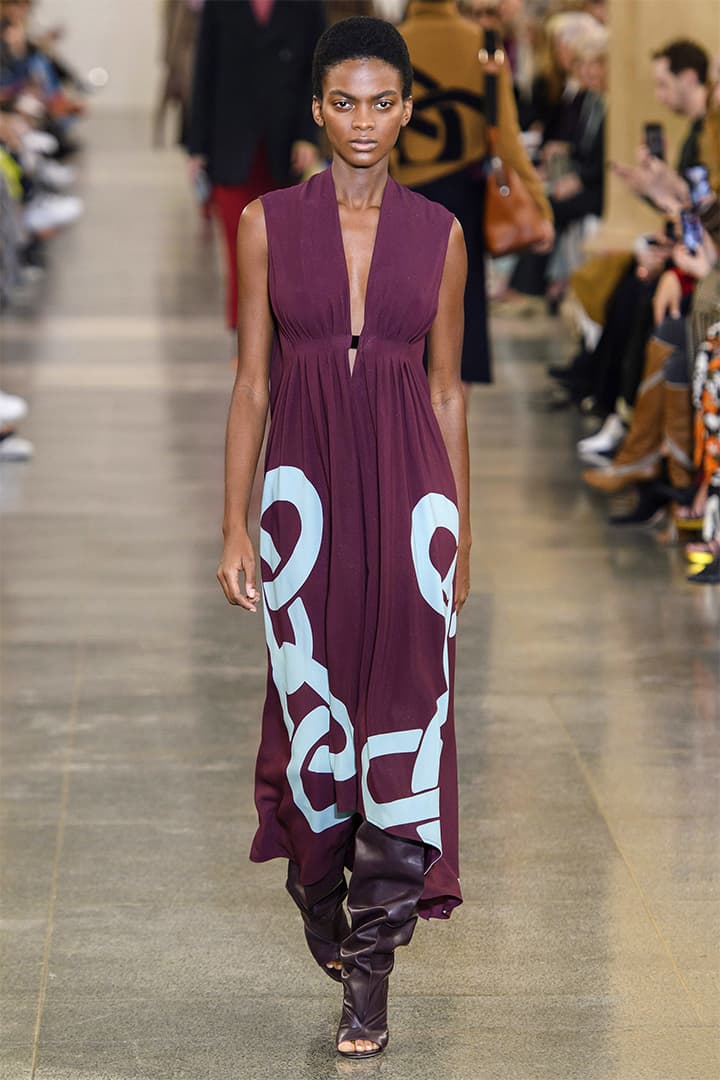 victoria-beckham-fw19-lfw runway