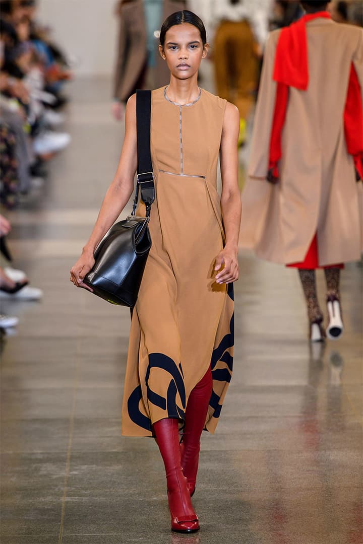 victoria-beckham-fw19-lfw runway