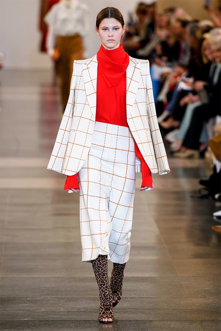 victoria-beckham-fw19-lfw runway