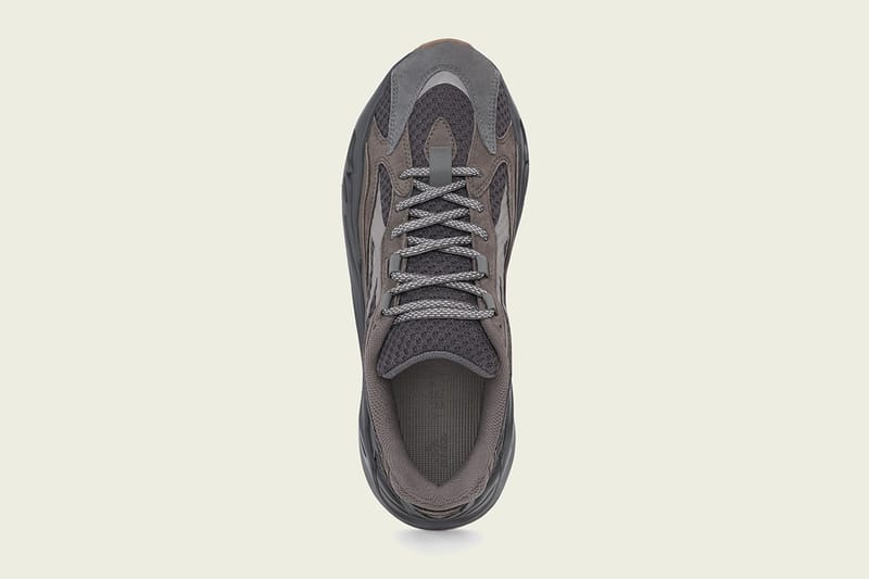 yeezy 700 geode v2