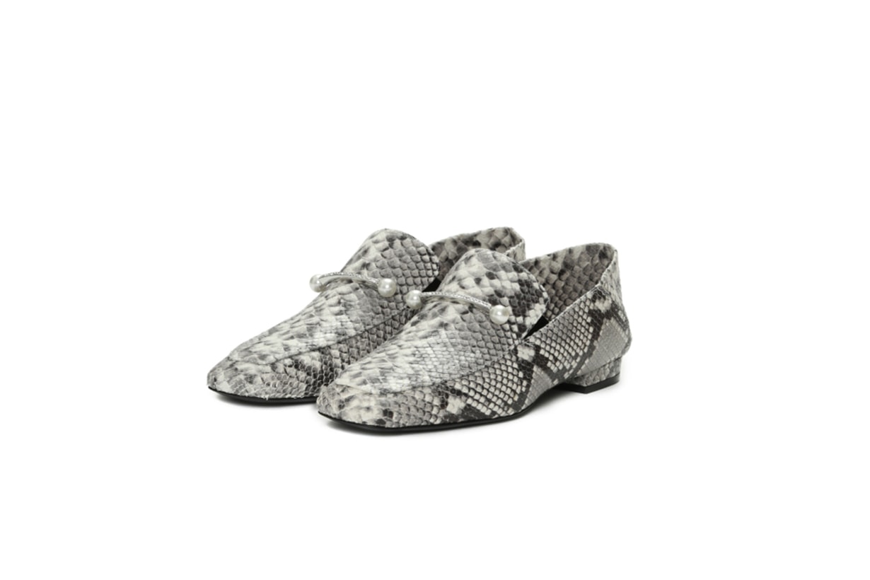 COLIAC Valerio Embellished Loafers