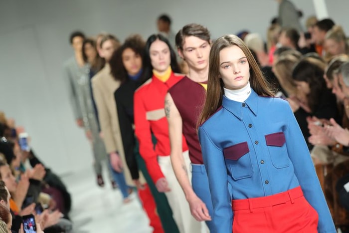 Calvin Klein 宣佈終止高端時裝系列！米蘭、紐約辦公室將會解僱 100 個員工