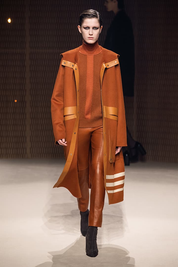 Hermès PFW Paris Fashion Week 2019 Fall Nadège Vanhee-Cybulski Leather silk coat dress feminine women starry light