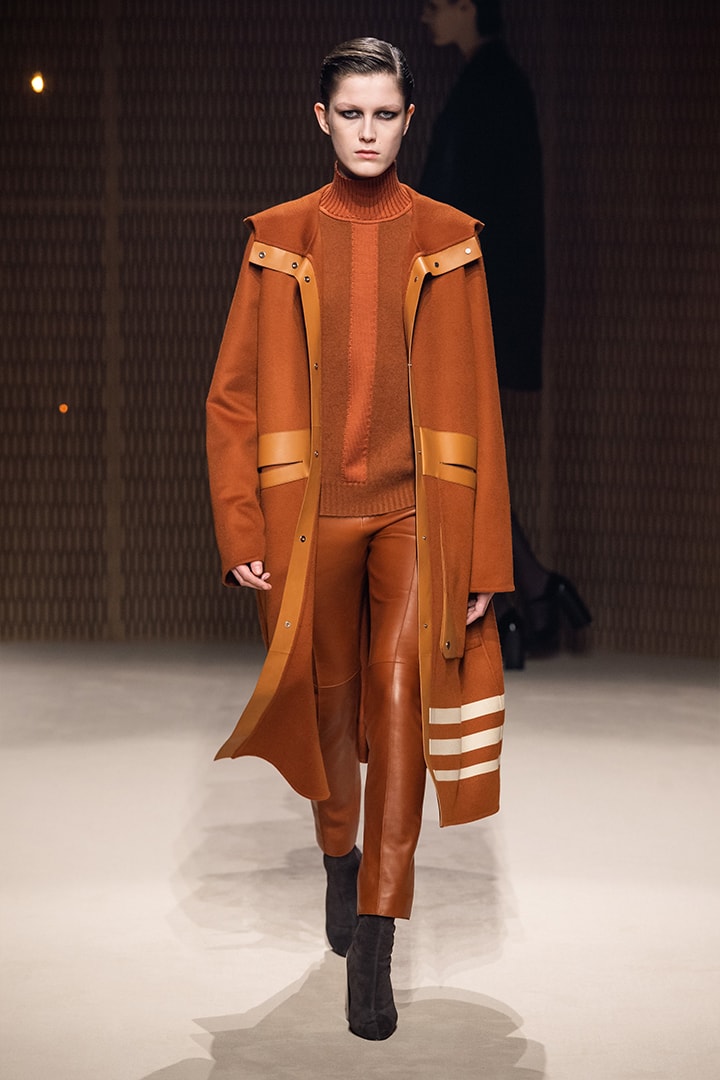 Hermès PFW Paris Fashion Week 2019 Fall Nadège Vanhee-Cybulski Leather silk coat dress feminine women starry light