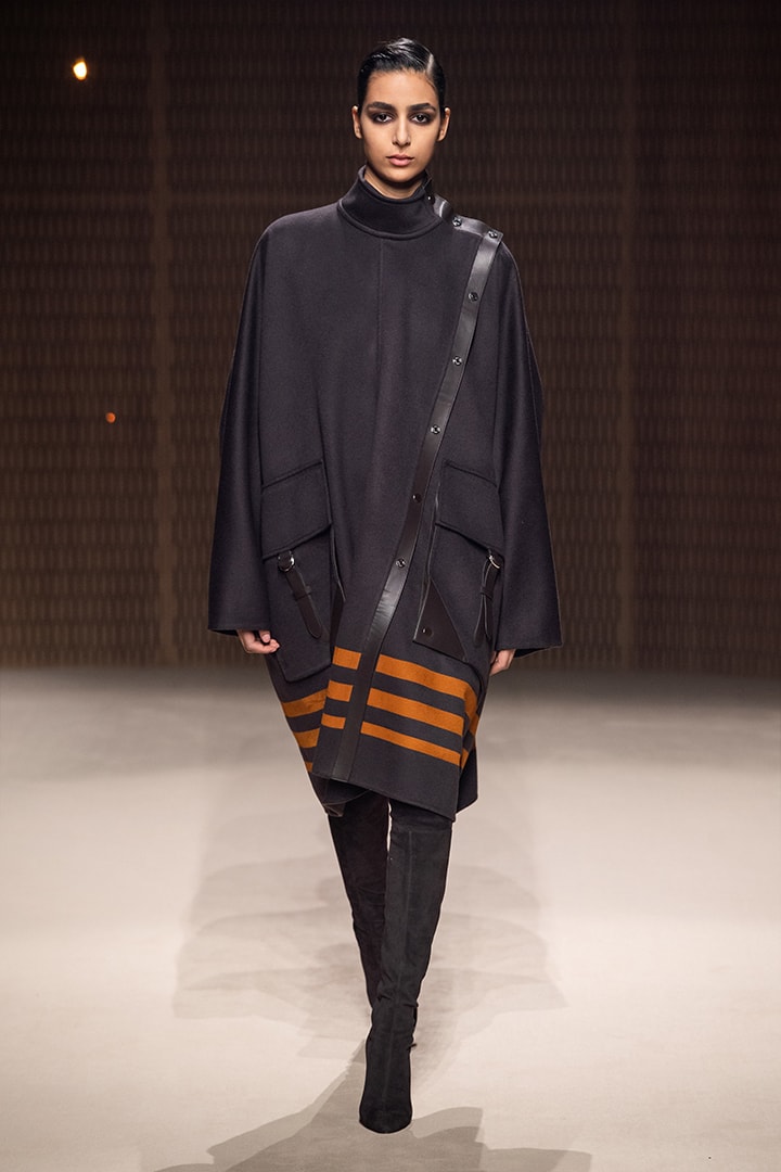 Hermès PFW Paris Fashion Week 2019 Fall Nadège Vanhee-Cybulski Leather silk coat dress feminine women starry light
