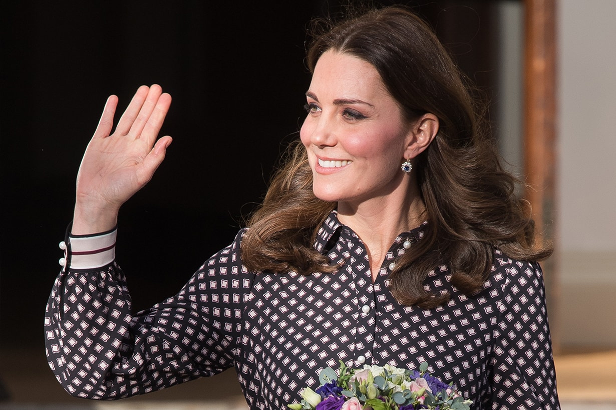 Kate Middleton Polka Dots Dress Wave Smile